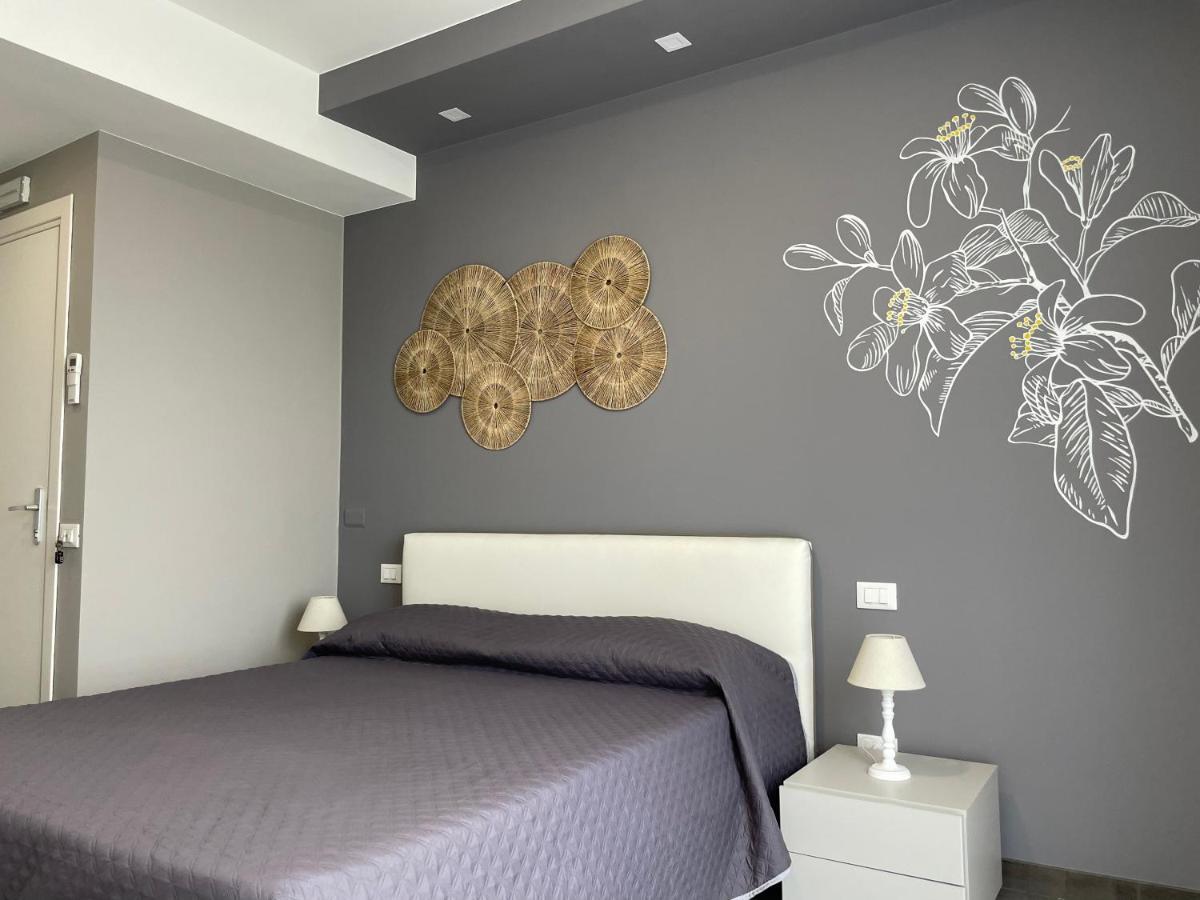 Cala Azzurra Macari Bed And Breakfast And Holidays House 외부 사진