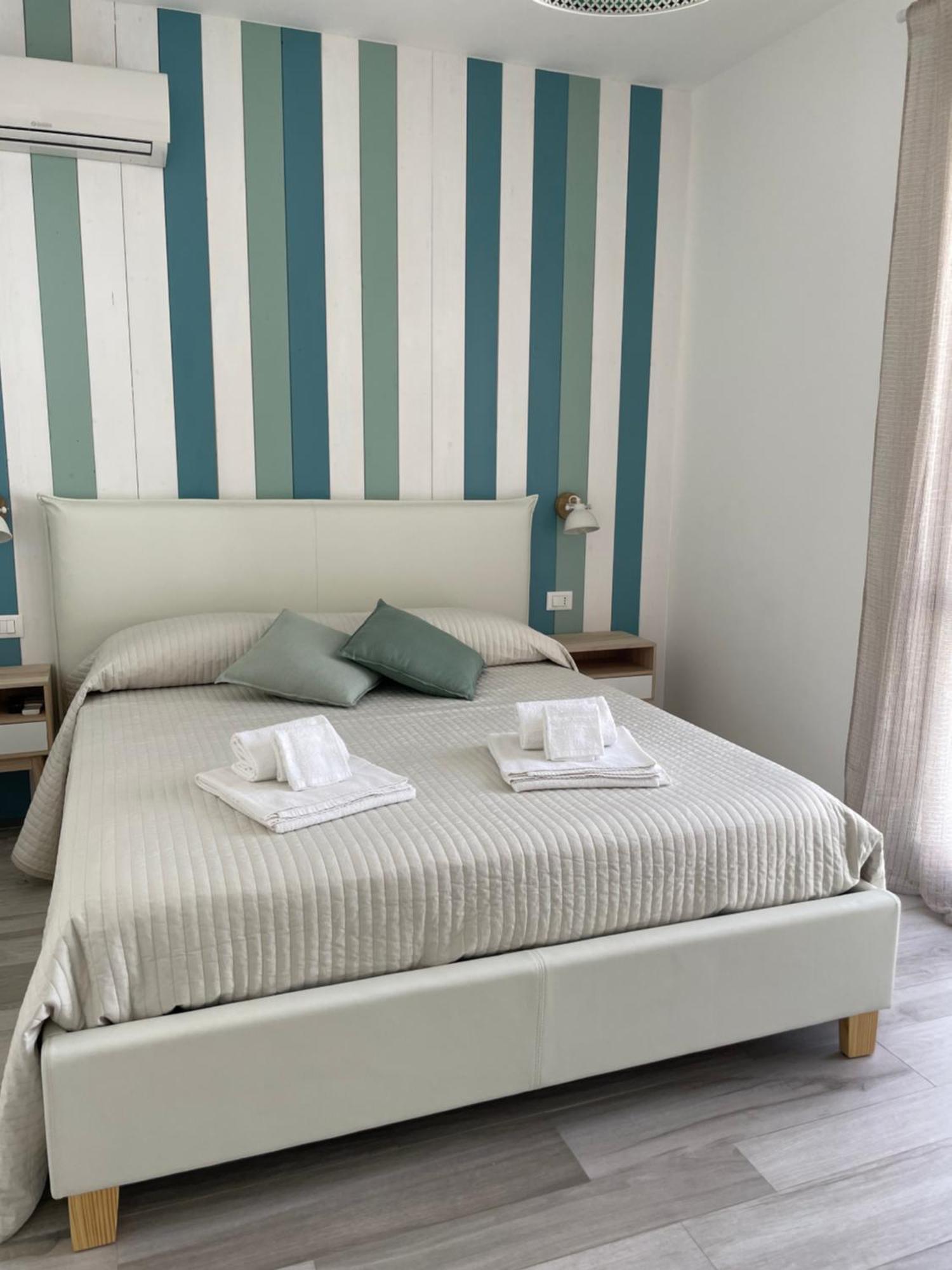 Cala Azzurra Macari Bed And Breakfast And Holidays House 외부 사진